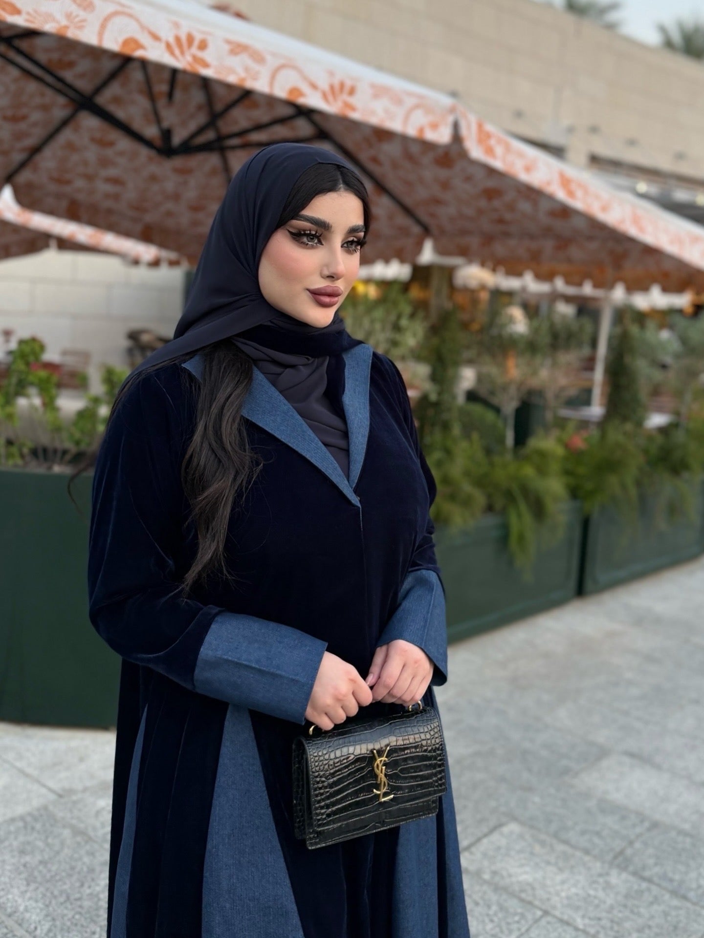 NAVY BLUE VELVET AND JEANS