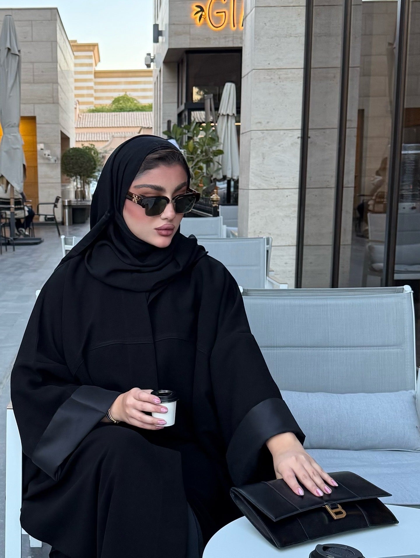 عباية أنيقة من الكريب
