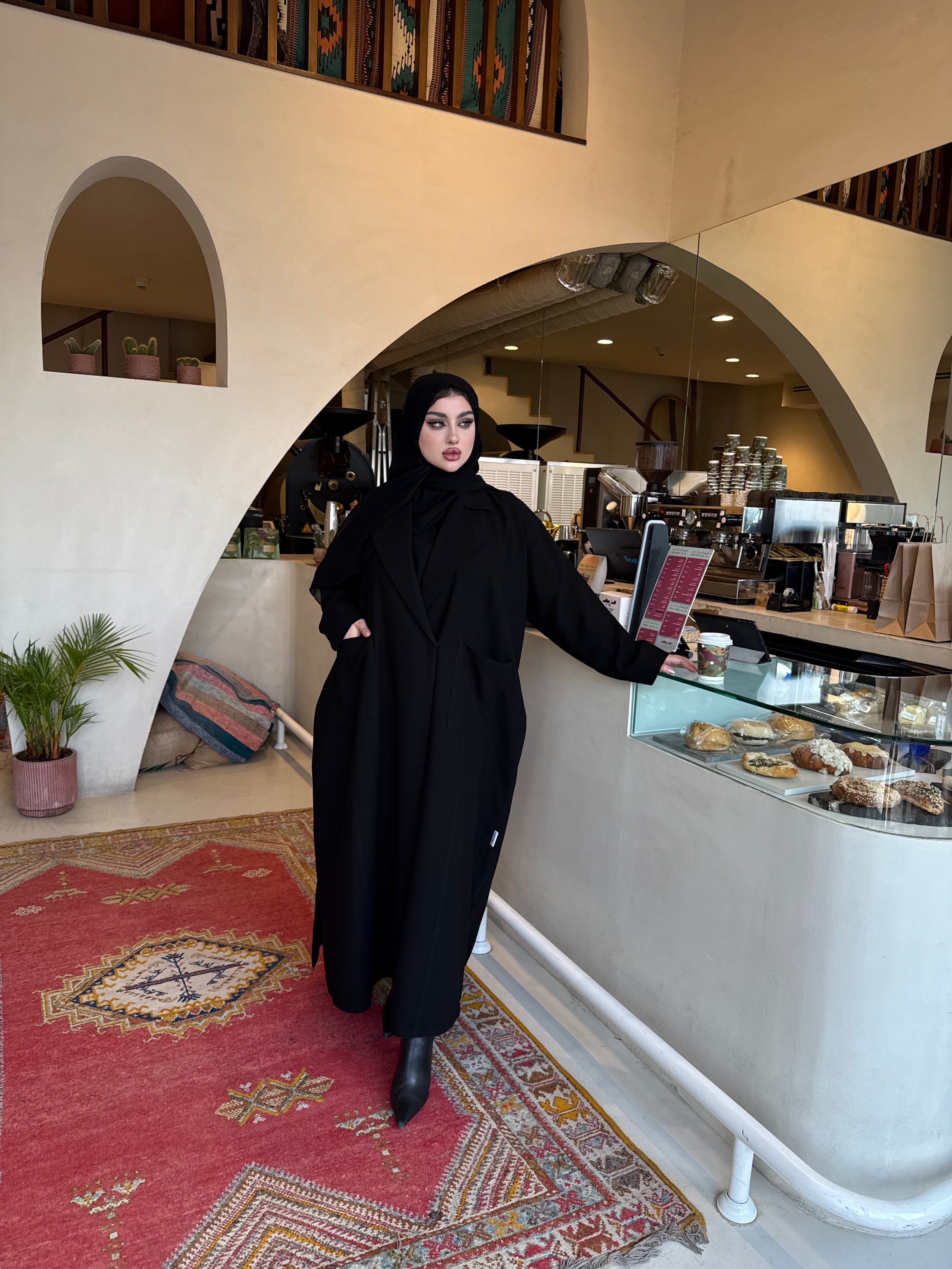 عباية بتصميم جاكيت