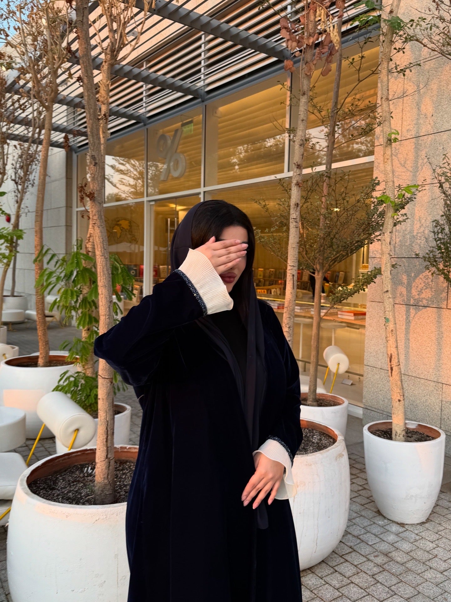 NAVY BLUE VELVET AND OFF WHITE PLEATS