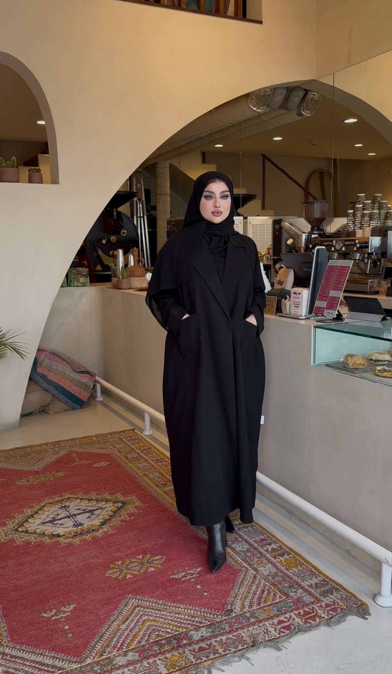 عباية بتصميم جاكيت