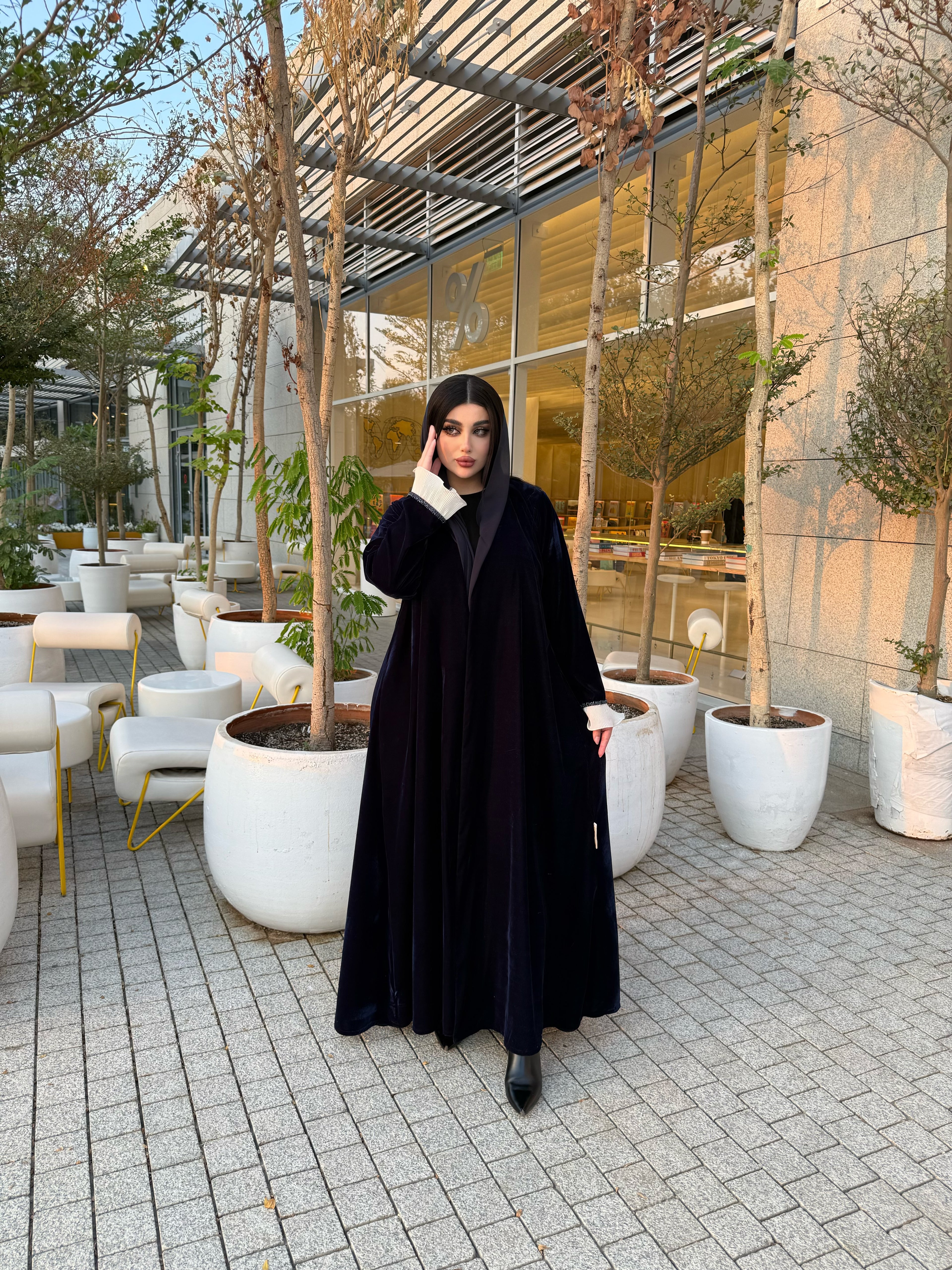 NAVY BLUE VELVET AND OFF WHITE PLEATS